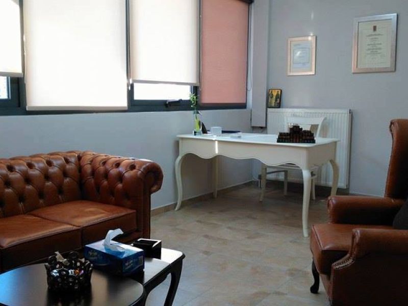 Χώρος Συμβουλευτικής & Ψυχοθεραπείας «Περί Ψυχής Λόγος», Αθηνά Παχατίρογλου